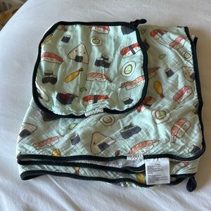 Loulou Lollipop sushi baby hooded towel set. Super cute and soft!